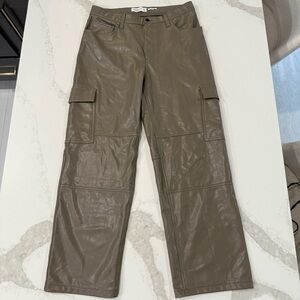 Abercrombie & Fitch Vegan Leather The 90’s Relaxed Cargo HighRise Jean Womens 14